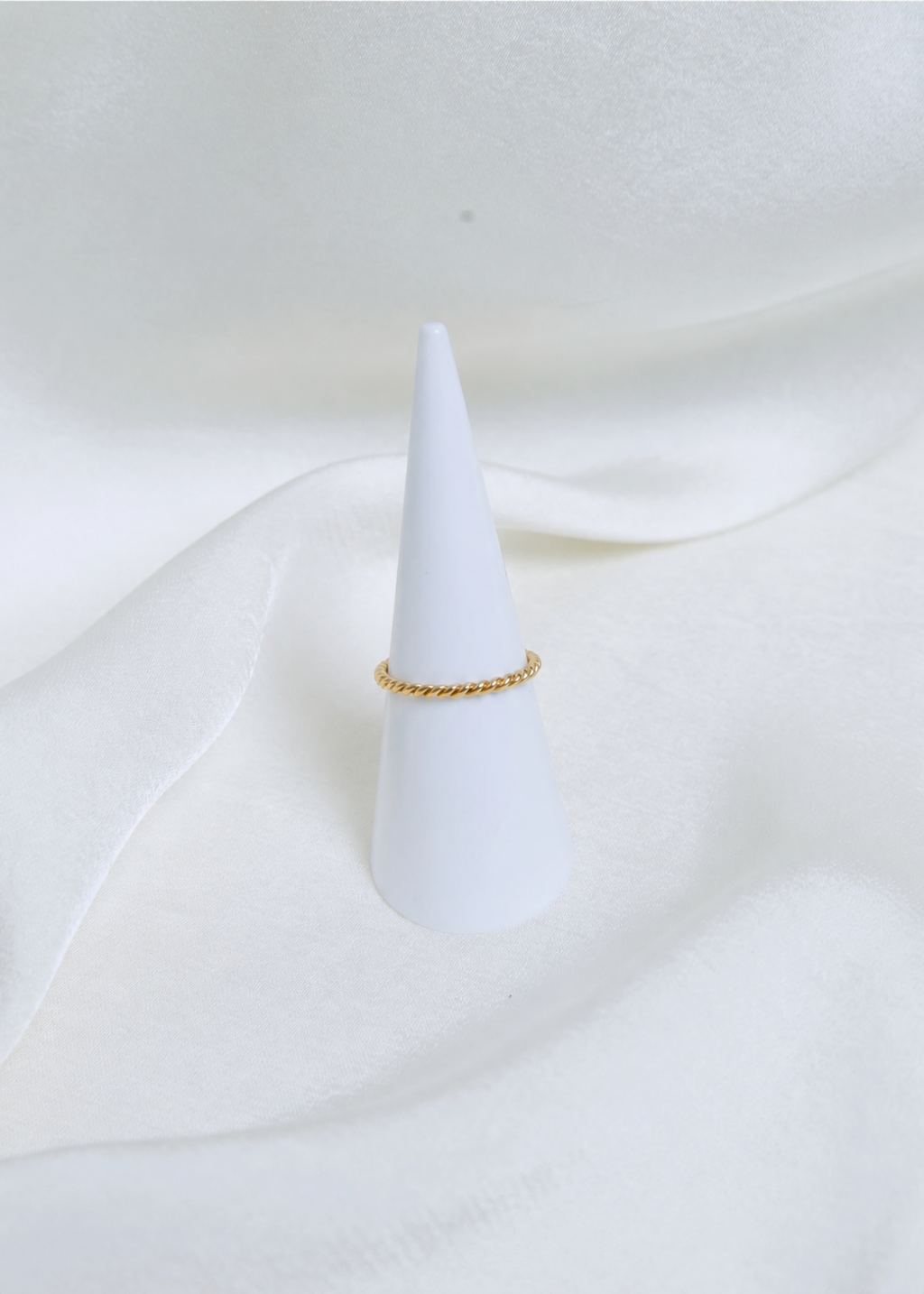 Clementine Ring by Vincent